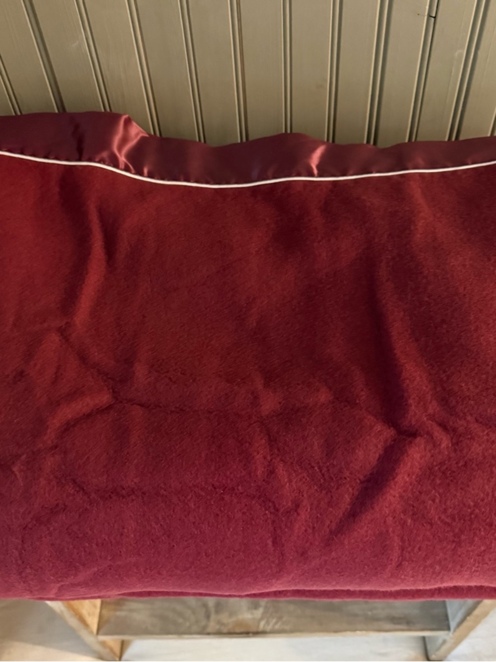 VTG  Acrylic Blanket Satin Trim New Condition Burgundy Queen Cottage Made In USA